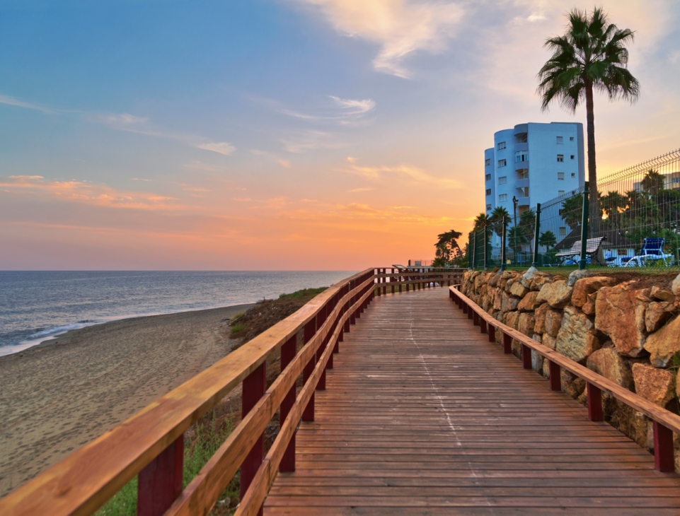 Ejendom ved stranden til salg Mijas Costa - Weber Estates